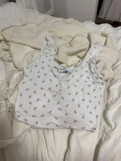 【Bershka】バラプリントキャミソール♡