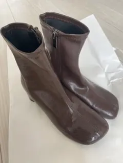 ブラウン ジッパー付き ショートブーツ