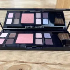 エスティーローダー　ピュアカラーエンヴィアイシャドウ、ブラッシュ