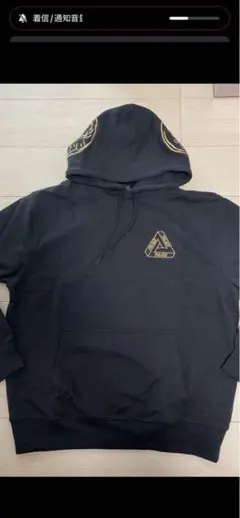 PALACE パーカー 黒 三角ロゴのサムネイル