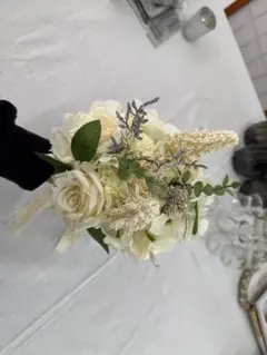 ホワイト造花ラウンドブーケ