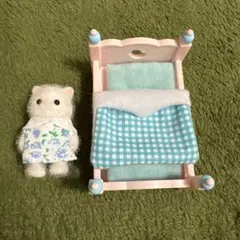 シルバニアファミリー ＊ペルシャネコの赤ちゃん　ベッドセット