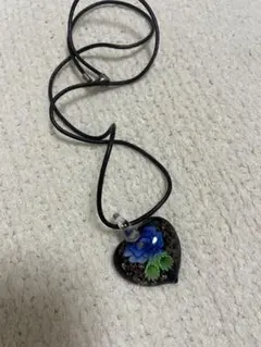 新品未使用　ガラスのネックレス