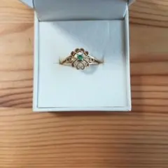美品♡18K・金ゴールドリング グリーンストーン装飾