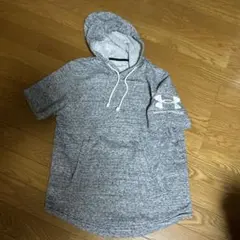 アンダーアーマー　半袖パーカー