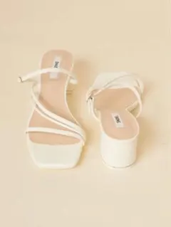 SNIDEL ストラップバリエミュール❤︎のサムネイル