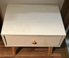 脚付きボックス　白