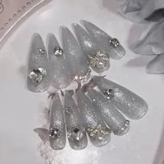 【即日発送】水色シルバービー玉マグネット×ハートビジュー上品ネイルチップ☽ ˖˚のサムネイル