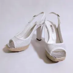 美品 DIANA ダイアナ パンプス 23.5cm 白 オープントゥ 厚底のサムネイル