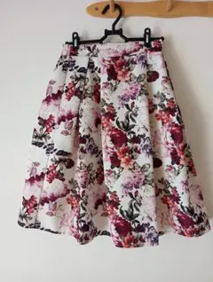 トッコクローゼット　フラワープリント フレアスカート