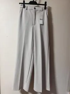 GU ホワイトパンツ