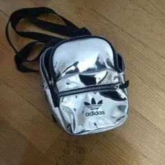 adidas シルバー2wayリュック