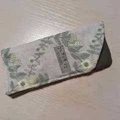 メガネケース　パッチワーク　綿麻キャンバス　花柄　刺繍　ハンドメイド
