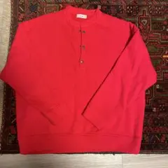 alvana ボタン付きハイネック レッドスウェット