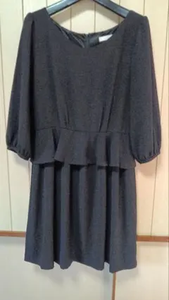 ブラックペプラムワンピース