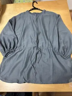 DoCLASSE グレー ドローストリング付きシャツ