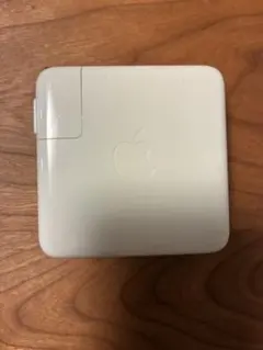 Apple 70W USB-C 電源アダプタ A2743 - メルカリ
