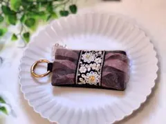 Item thumbnail for item c7979e3f-17b3-4ebb-8240-317da5ee0612