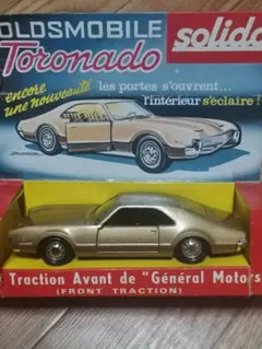 オールズモビル・トロネード　ソリド社製　ミニカー　1960年代のサムネイル