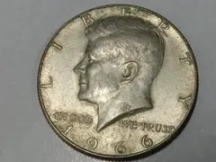 【アメリカ銀貨】1966年 ケネディ ハーフダラー 銀貨 + 外貨２枚おまけ付きのサムネイル