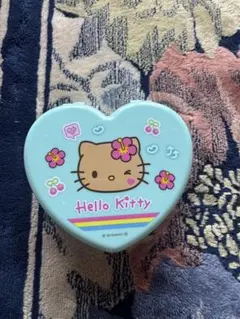 日焼けキティ ハート型小物入れ