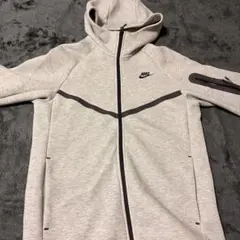 NIKE テックフリース パーカー グレー