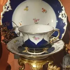 古マイセン】フルコバルト 金彩皿 「ブーケと昆虫／センターに三つの窓