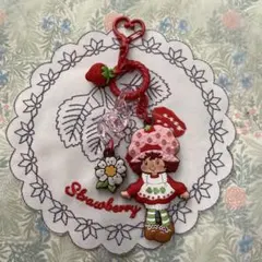 おすわりねこちゃんとショートケーキのバッグチャーム　いちごみるく×桜×苺 おすわりねこちゃんとショートケーキのバッグチャーム