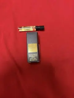 TOM FORD　タバコ・バニラ　オードパルファムスプレィ　香水　2MLのサムネイル