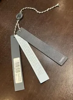【5セット】AMIRI タグ 3連タグ レザー 紙 ボールチェーン 正規品】青ver AMIRI タグ 3連タグ レザー 紙 ボールチェーン - メルカリ