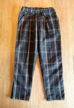 チェックパンツ　130　ブラック系