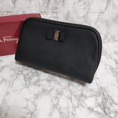 【極美品✨️】Salvatore Ferragamo ポーチ ヴァラリボンのサムネイル