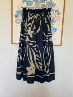 パラスパレス　藍の葉柄スカート