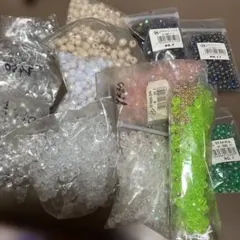 ① 福袋ビーズセット 多様な色と形状