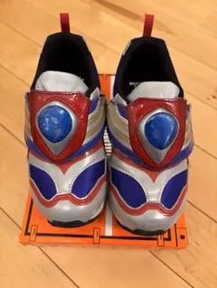 ウルトラマンティガ　スニーカー　18.0㎝