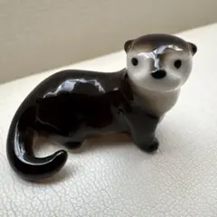 カワウソ　陶器の置物　ミニチュア