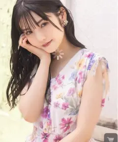 肩ドロストリボン付きフラワープリントウエストシャーリングワンピース