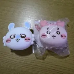 ちいかわ　おかおミニシリコンポーチ　古本屋　カニちゃん　モモンガ