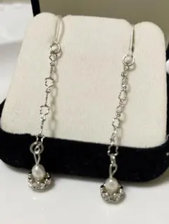 金属アレルギー対応 フック樹脂製 シルバー パール付きチェーンピアス ぶら下がり