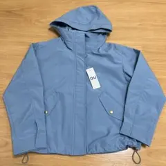 GU マウンテンパーカ　新品　ブルー　水色