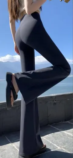 ダークグレー フレア ヨガパンツM 細見え 幅広のウエストゴムでお肉を拾い難い