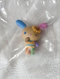 サンリオ　みんなでバカンスフィギュア　ウサハナ