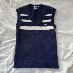 アディダス Vネック ノースリーブニット