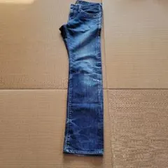 ダークブルー ストレートデニム 軽いダメージあり