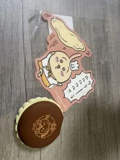 ちいかわカフェゆるカットビッグステッカー　生地を伸ばすうさぎ&マカロンふせん