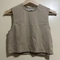 ベージュ ノースリーブ クロップドトップス