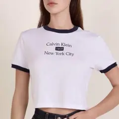 カルバンクライン　ショートスリーブクロップドTシャツ　minji着用 XSサイズのサムネイル