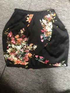 ZARA フラワープリント ミニスカート