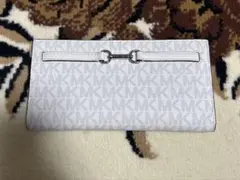 Michael Kors 長財布 ホワイト系のサムネイル
