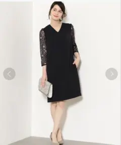 黒のレース　Aラインドレス